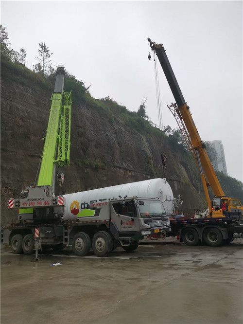 都昌县“不怕风雨冻”—— 吊车的 “恶劣环境适应” 技术